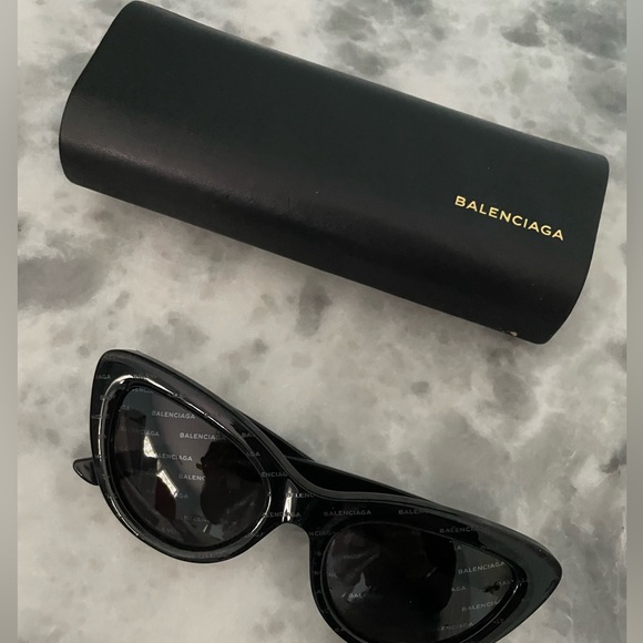 Balenciaga sunglasses - Picture 2 of 9